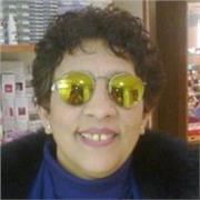 Madrelingua impartisce lezioni in lingua inglese ed esegue lavori di traduzione, anche tecniche, inglese-italiano e viceversa